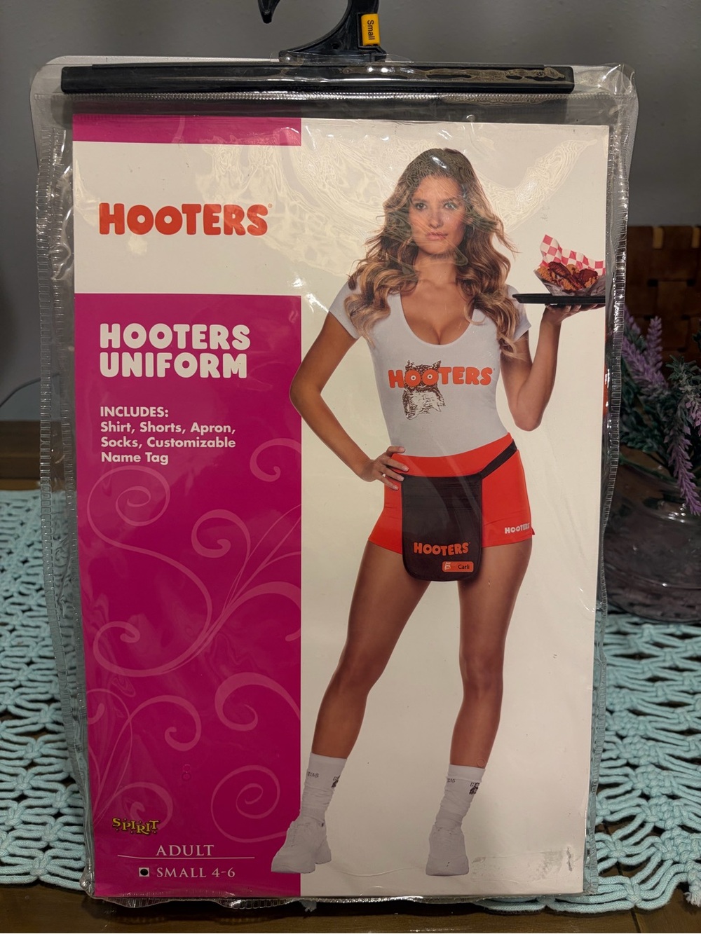 Hooters ! - Spirit - Halloween Costume Orange, White and Black Server - New